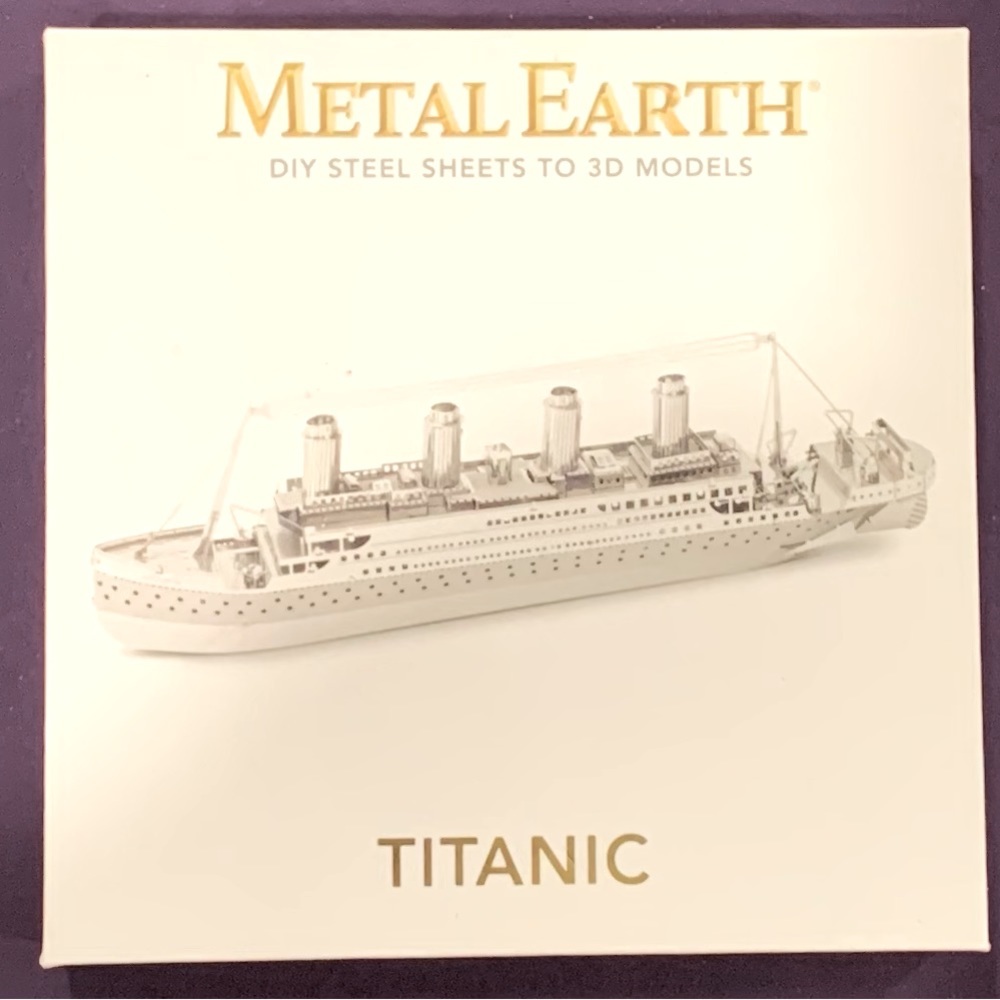METAL EARTH 3-D Titanic Model